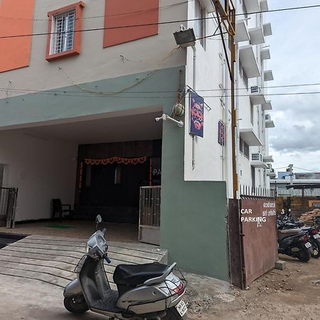 Lakshmi Paradise Lodge A/C Pollāchi Екстериор снимка